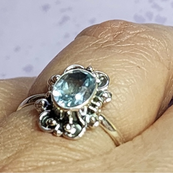 🩵2xHP🩵 Blue Topaz Ring in a Beautiful Sterling Surround - Picture 3 of 5